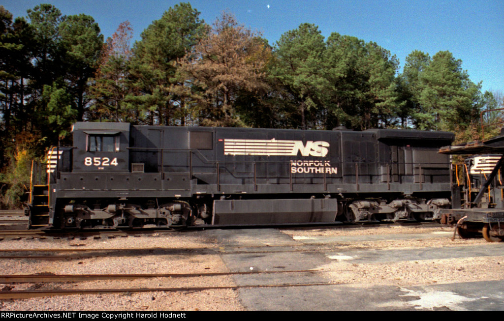 NS 8524